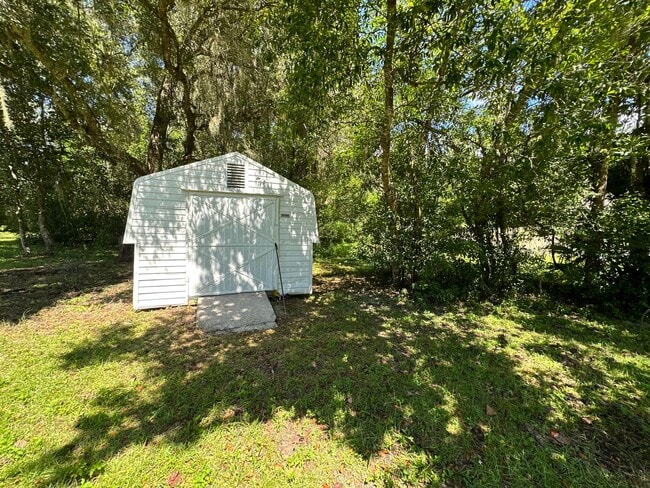 Photo - Adorable 2/1/1 nestled on an acre
