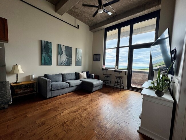 Photo - 320 E 21st St Unit 709