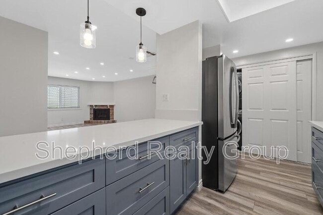 Photo - 405 Pioneer Dr
