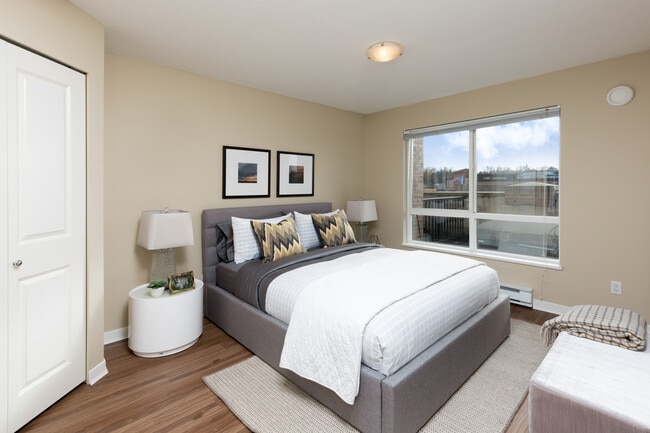 Photo - Village at Thunderbird Centre