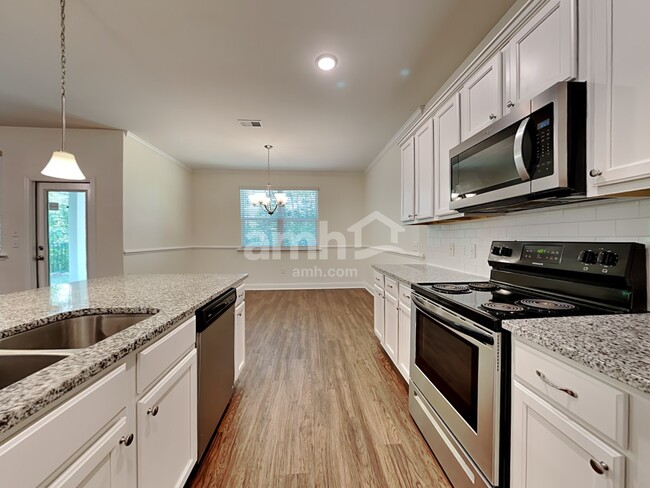 Photo - 223 Swan Dr