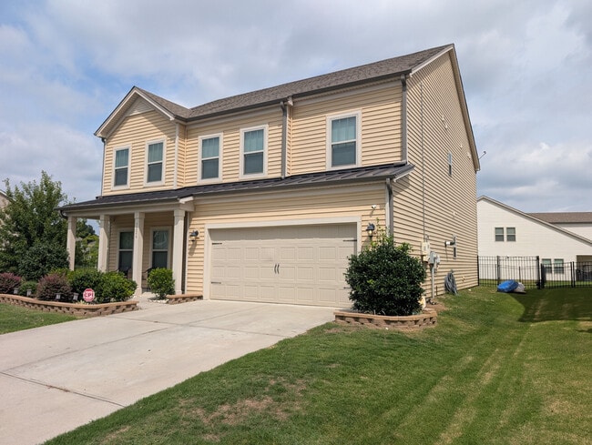 Photo - Room in House on Rupell Dr