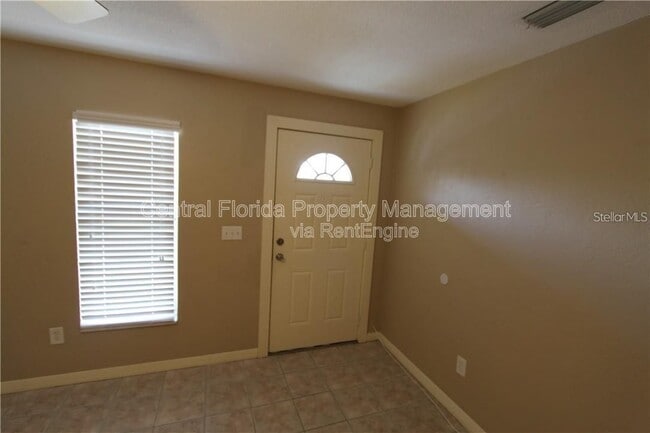Photo - 1330 W Fowler Dr Unidad A
