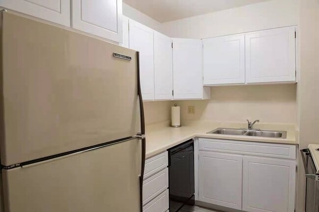 Photo - 227 H St Unit Apt 101