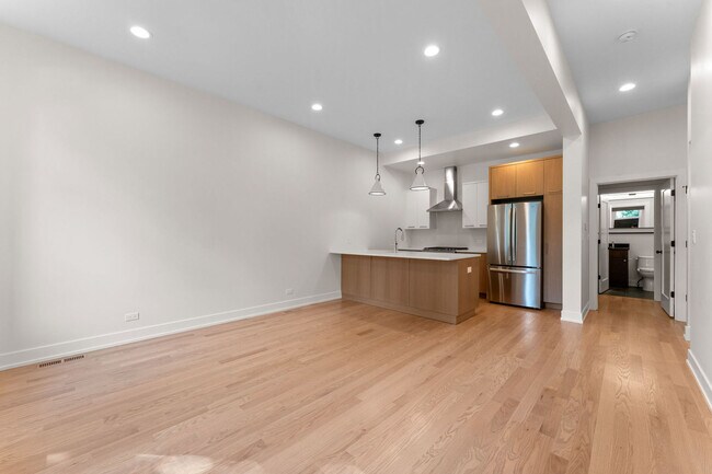 Photo - 1954 N Sheffield Ave Unit 1