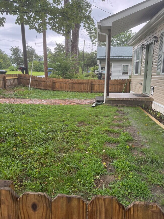 Fully renovated 2 bed/1 bath home with fenced front yard