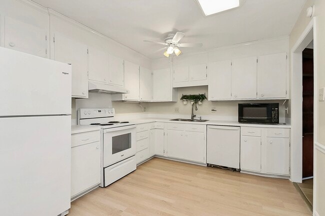 Photo - 6635 Olde Savannah Rd