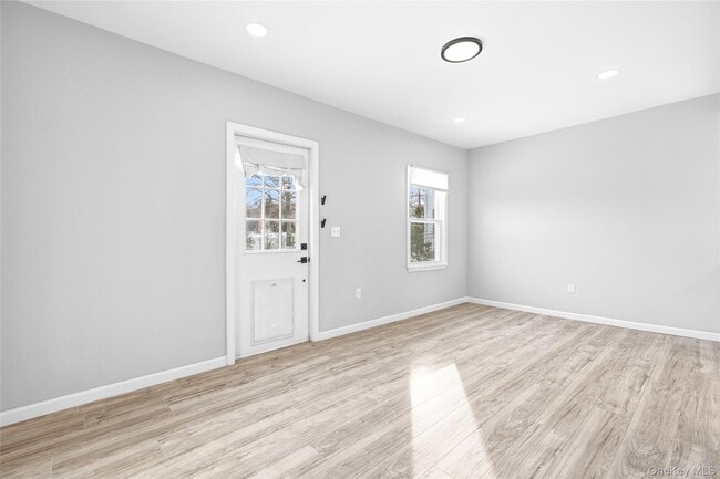 Photo - 78 Maple Ave