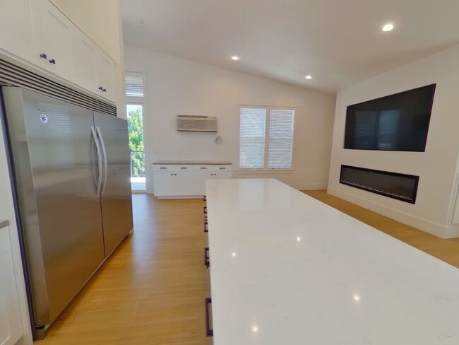 Photo - 656 E 16th Ave Unidad 1