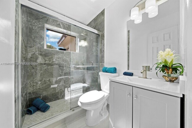 Photo - 7532 Farragut St