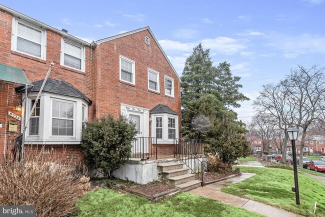 Photo - 8336 Wyton Rd