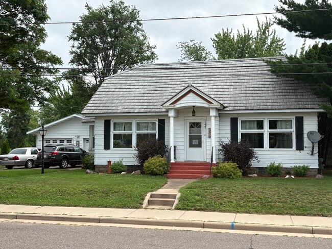 Building Photo - 1227 1st Ave
