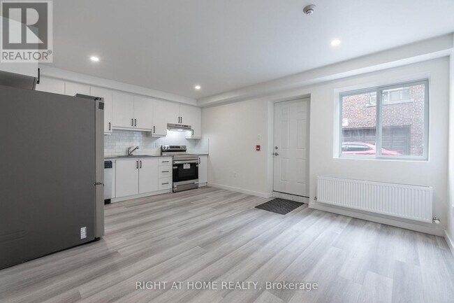 Photo - 1738 Wilson Ave Unit 13