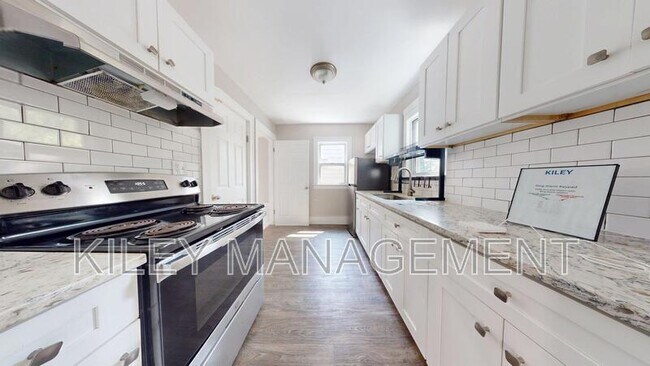 Photo - 764 Spencer St
