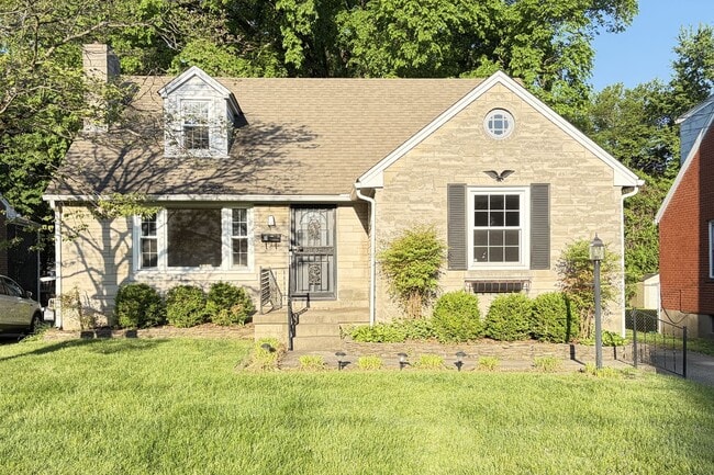 Building Photo - The 3 Bedroom In St. Matthews You've Been Looking For!