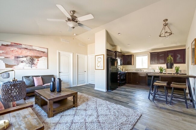 Photo - Remodeled 3 Bed/2 Bath National City Unidad 1837