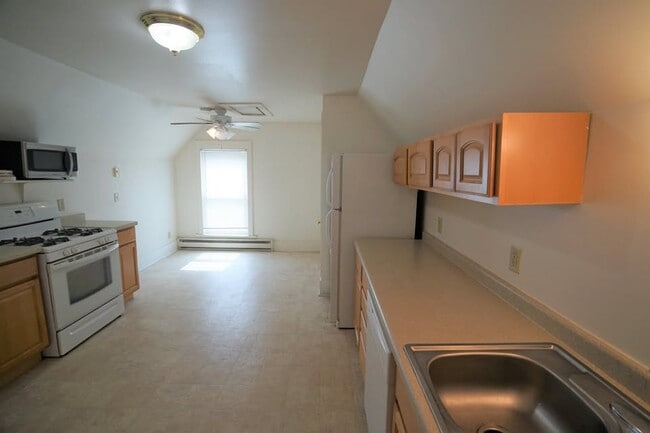 Photo - 345 W Doty St Unidad 2