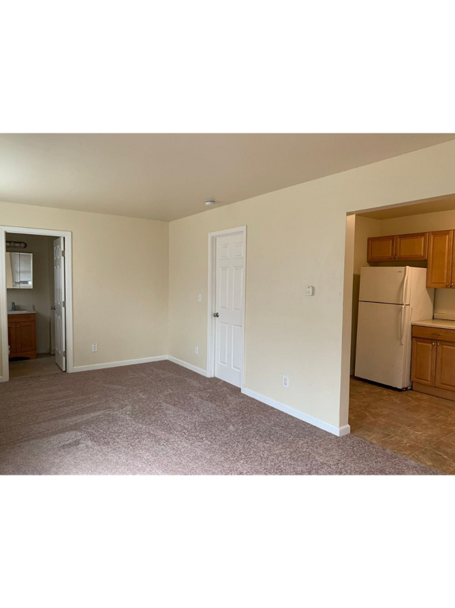 Photo - 20600 Front St