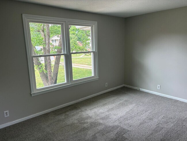 Photo - 3 bed 1 bath unit in duplex