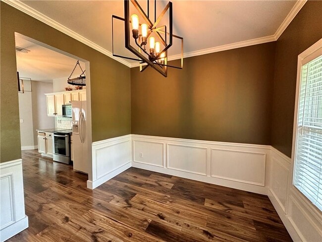 Photo - 2758 Suttonwood Way NE