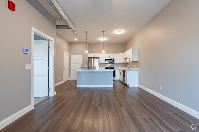 1BR, 1BA Sala de estar a cocina