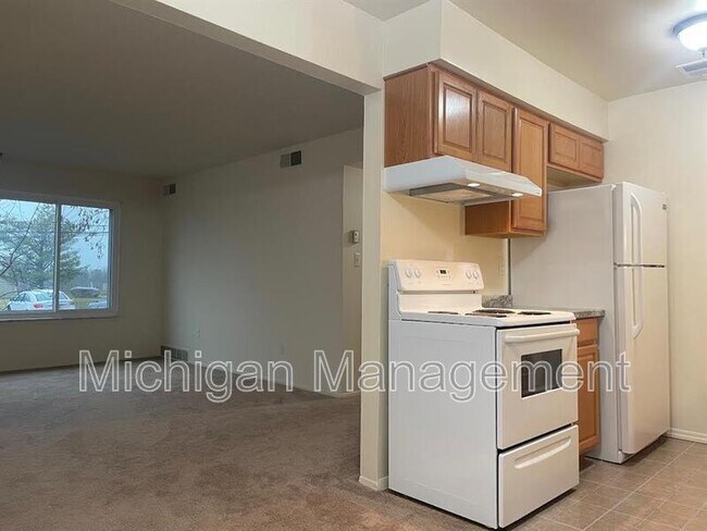 Photo - 875 E Summit St Unit Apt 27