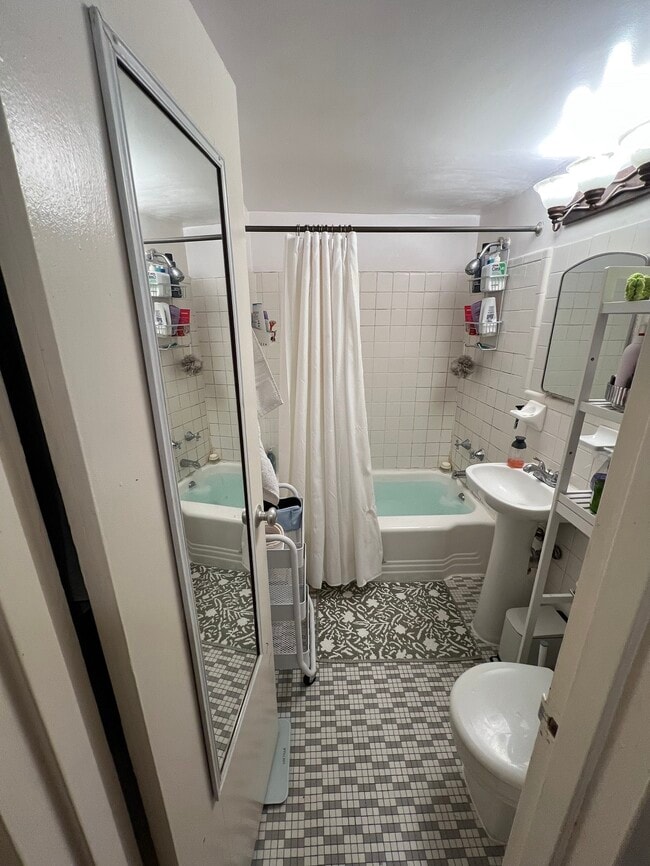 Photo - 1711 Massachusetts Ave NW Unidad 203