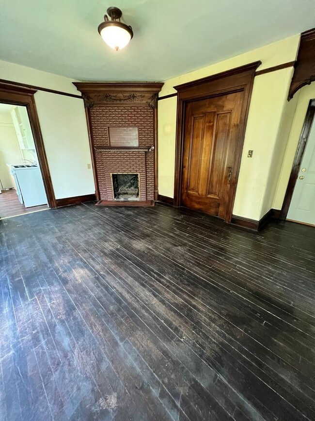 Photo - 1317 E 2nd St Unit 1