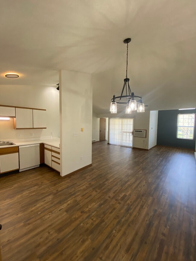 Photo - Lakeview Apartments