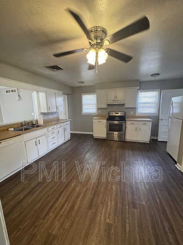 Photo - 1663 S Woodlawn Blvd