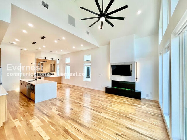 Photo - 426 Avenue L Ave