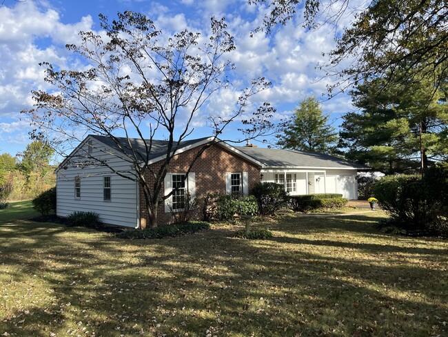 Single ranch home, 3 bedrooms, 2 full baths, 2 car garage, shed, large yard, sunroom. - 2130 Hilltown Pike House