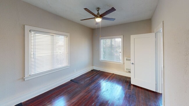 Photo - Leeward Apts...New York Style..Gorgeous Newly Remodeled!