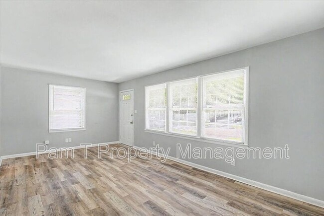 Photo - 1719 E 59th St