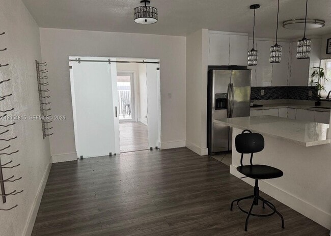 Photo - 502 NE 163rd St