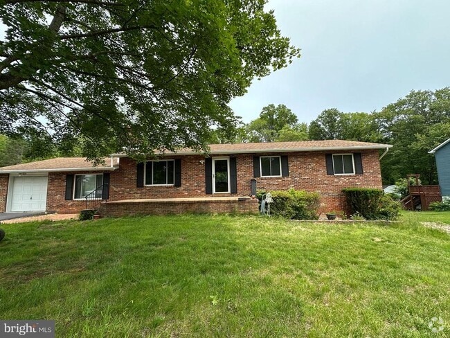 Building Photo - 6476 Lancaster Dr Rental