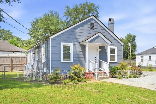 Photo - 3955 Christopher St