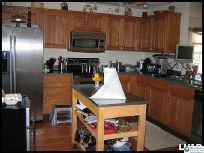 Photo - 411 S Oak St