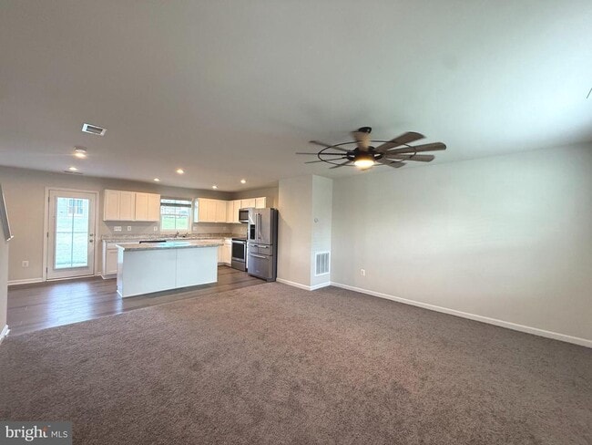 Building Photo - 242 Otero Ln