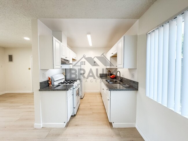 Photo - 6336 Tujunga Ave Unit 2