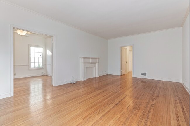 Building Photo - 439 S Palm Dr Unit 441 1.2