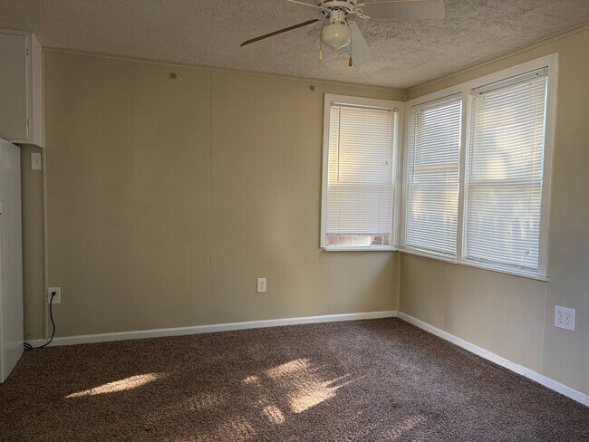 Photo - Back House Clean and Cute