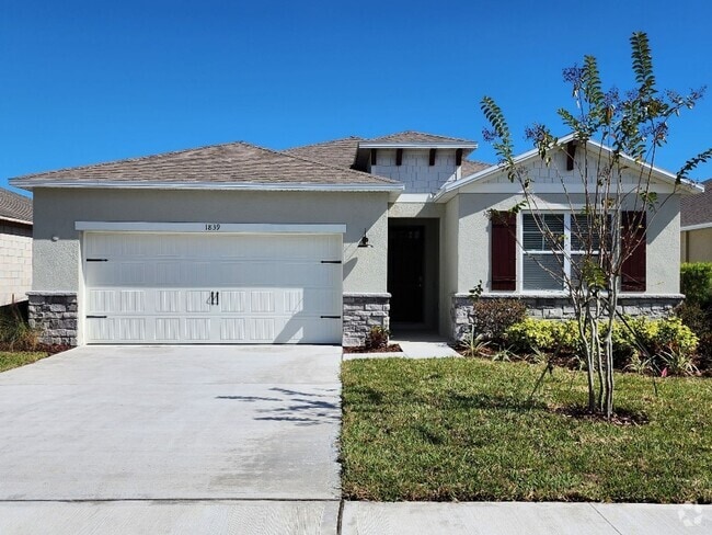 Building Photo - Lovely 4 Bedroom Home at Oak Leaf Preserve