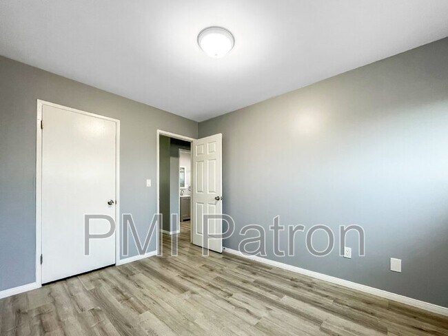 Photo - 22311 Arline Ave Unidad (Upstairs North )