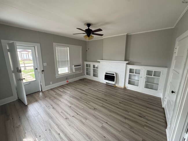 Photo - 1105 Bluff St