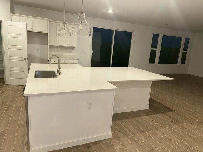 Photo - 1053 Traverse Dr S