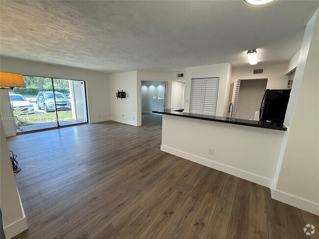Building Photo - 650 S Park Rd Unit 17-5 Rental