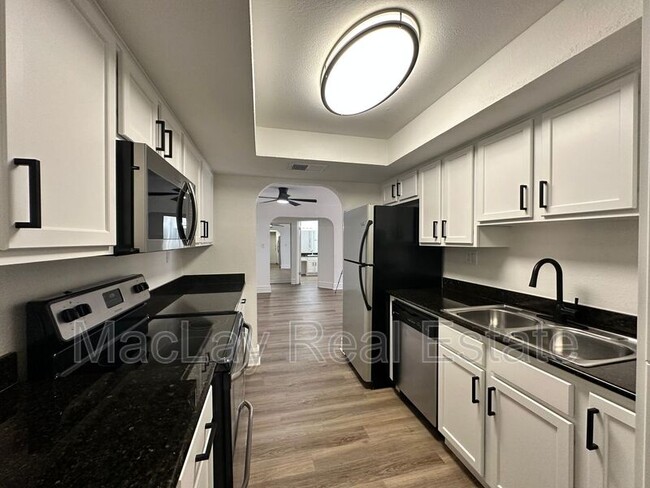 Photo - 3825 E Camelback Rd Condo Unit #110