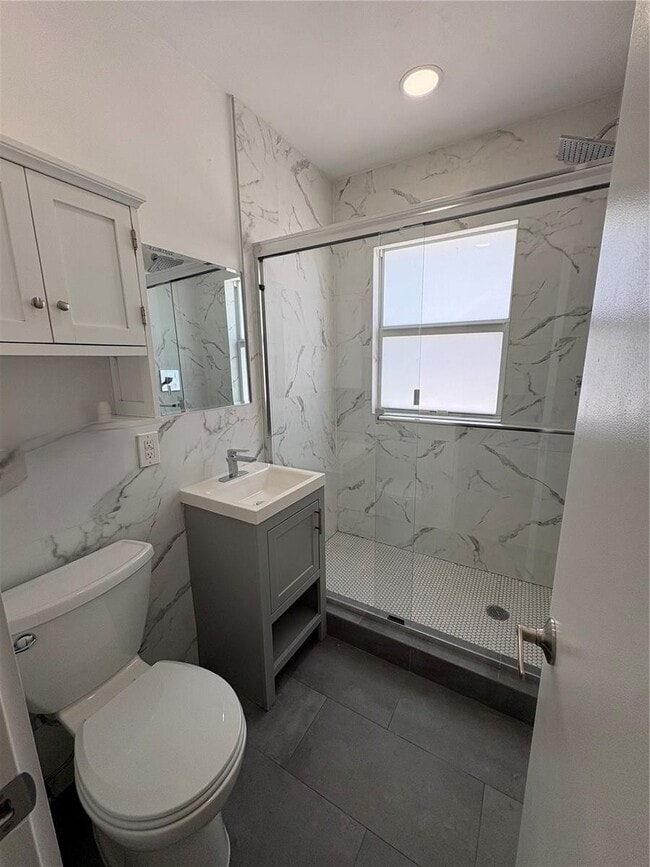 Photo - 3237 SW 4th St Unit 6