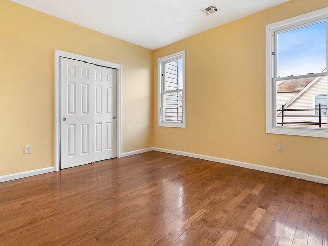 Photo - Renovated 3-BRM 2 -Bath Unit 3 nestled in the heart of Newark, NJ.